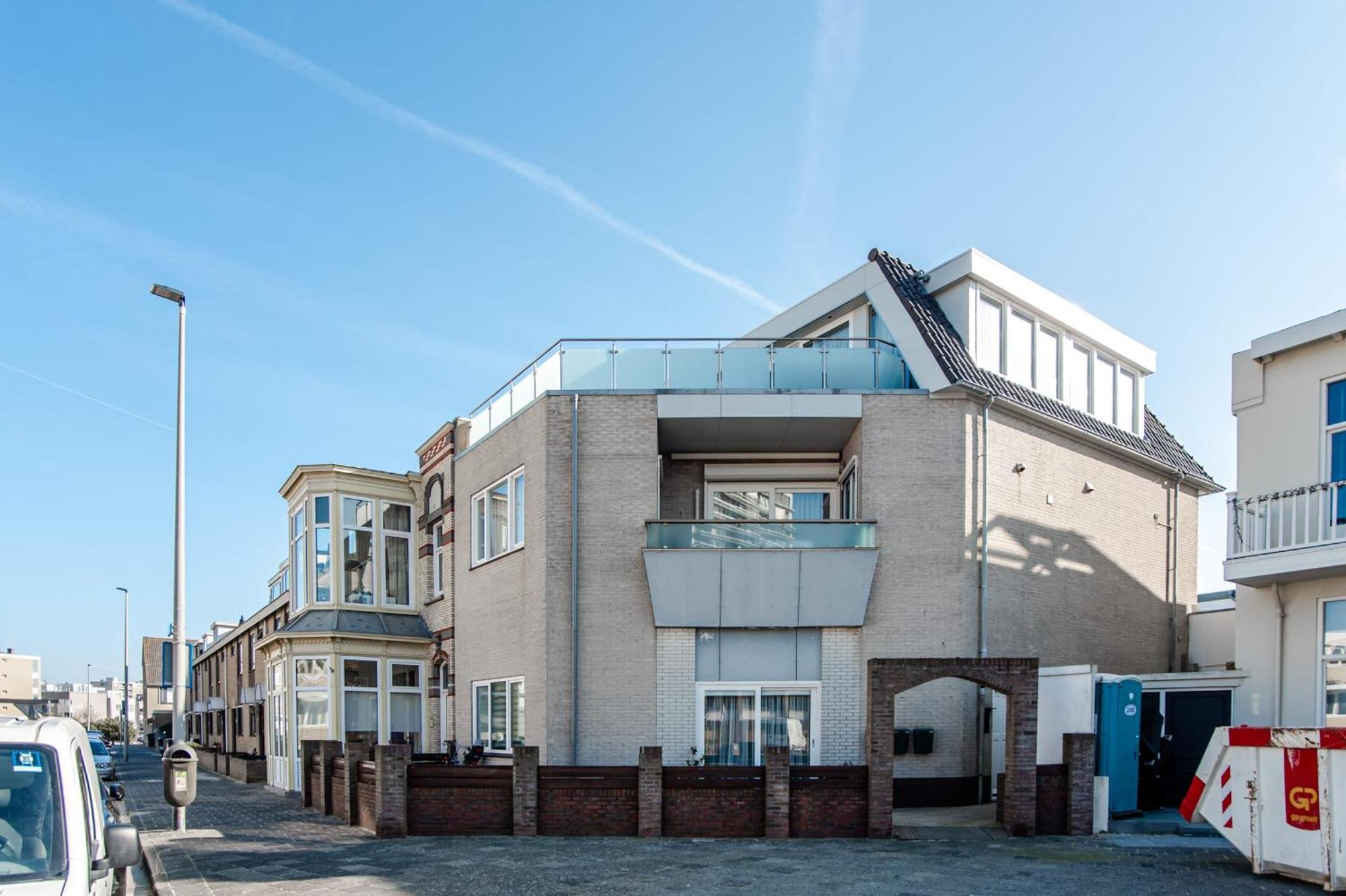 Studio Tara At The Beach With Private Parking Zandvoort Exterior photo